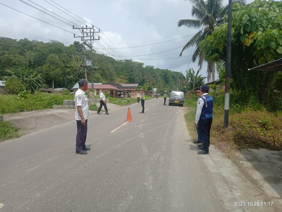 PELAKSANAAN INSPEKSI, AUDIT & PEMANTAUAN UNIT PELAKSANA UJI BERKALA KENDARAAN BERMOTOR DI KABUPATEN NIAS BERSAMA TIM GABUNGAN DHI. SAT LANTAS POLRES NIAS, PPNS BIDANG LLAJ, SUB DENPOM 1/2-5 P. NIAS, DINAS PKP2LH KABUPATEN NIAS & SATPOL PP KABUPATEN NIAS