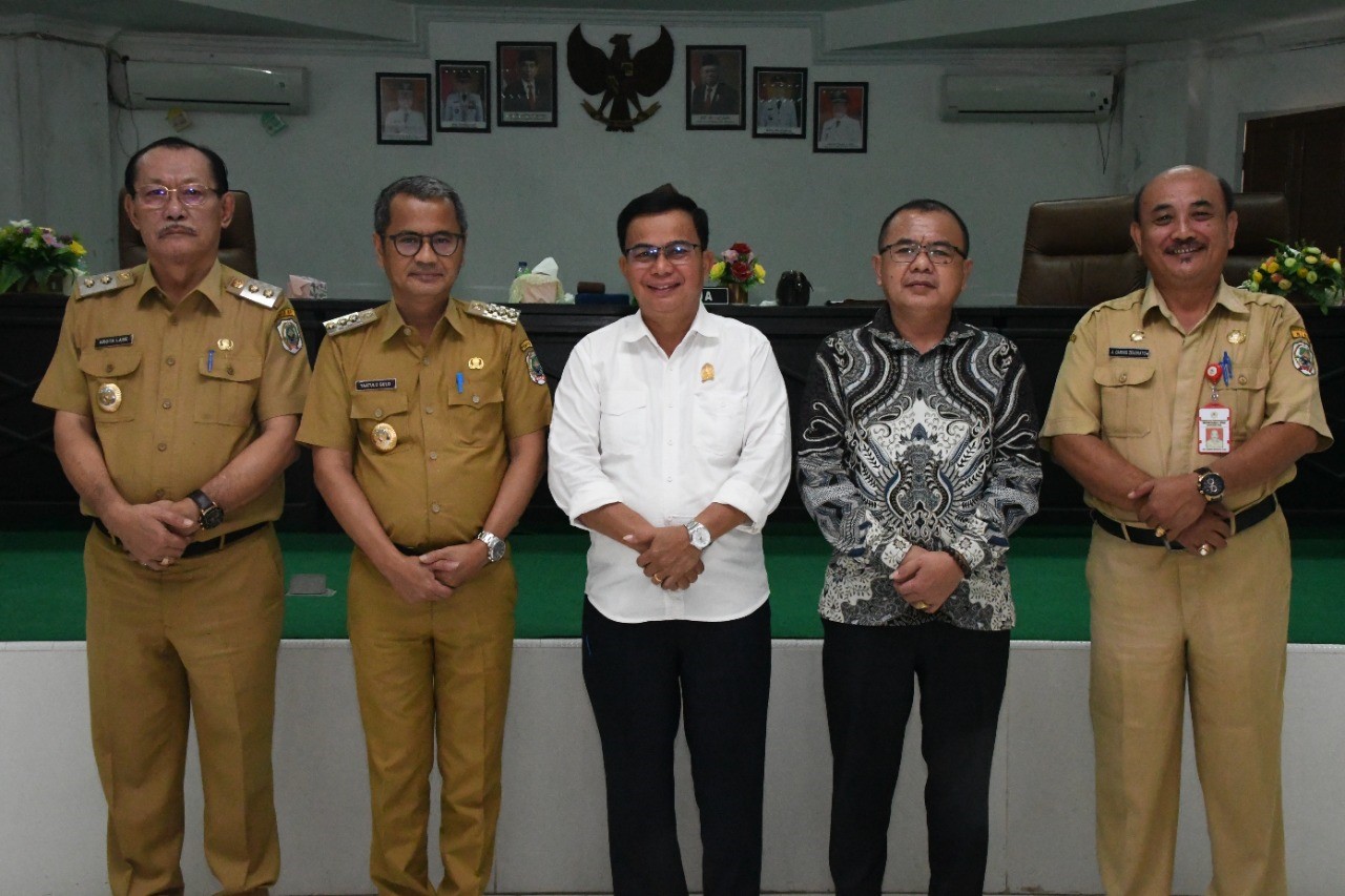 DINAS PKP2LH MENGIKUTI RAPAT PARIPURNA PENGESAHAN PERATURAN DAERAH DI DPRD KABUPATEN NIAS.